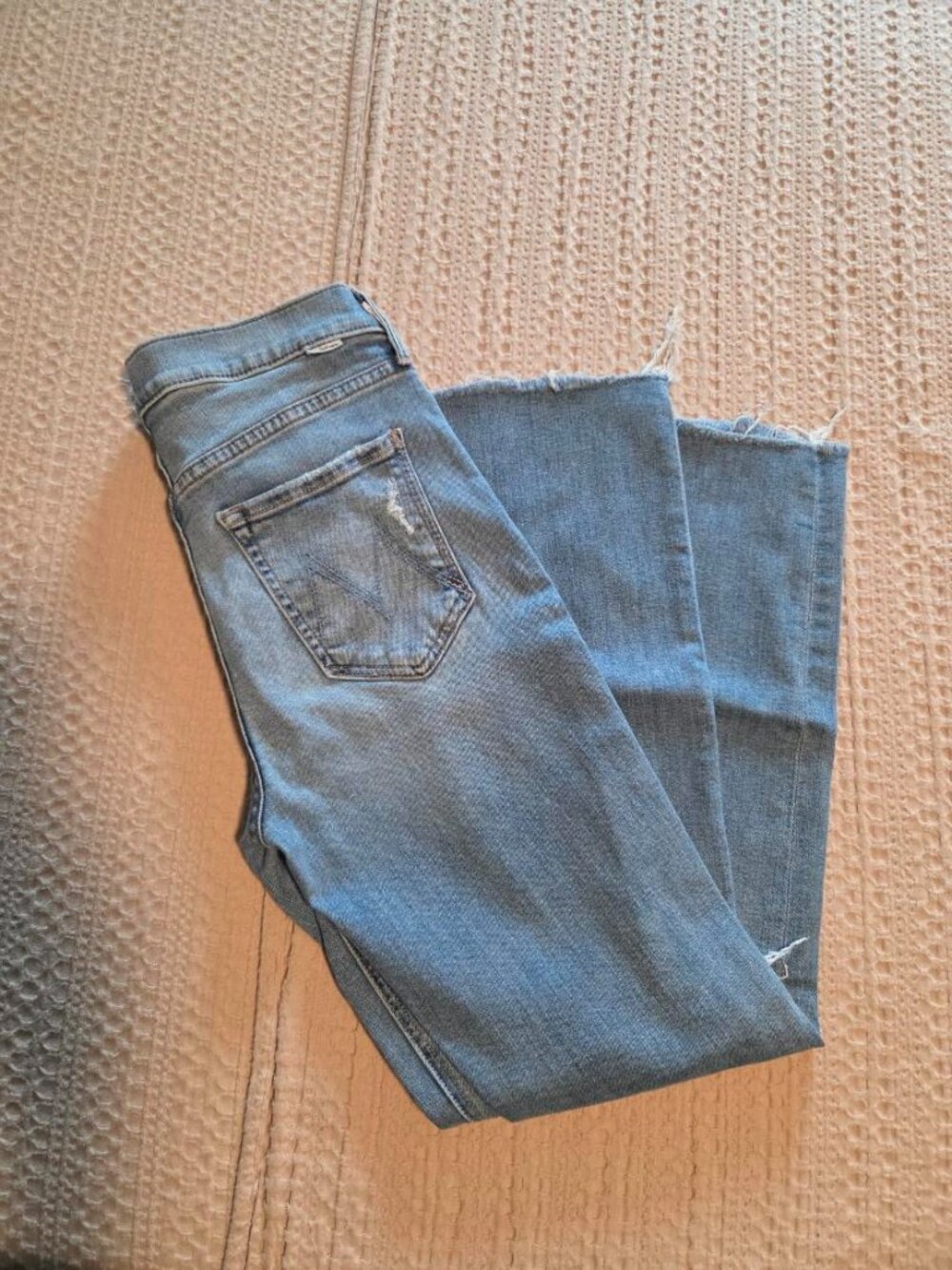 MOTHER Mid Rise Dazzler Ankle Jeans Raw Hem